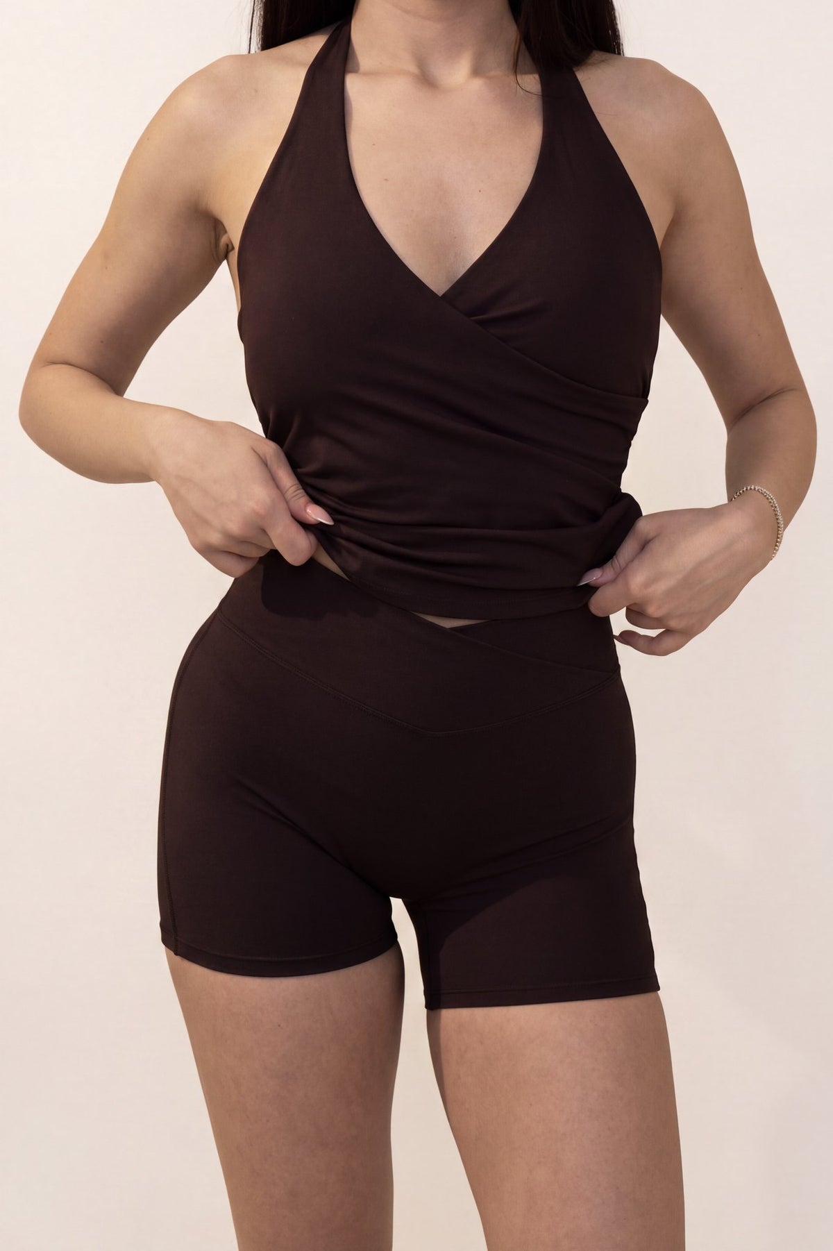 Routine Short in Dark Mocha - front detail